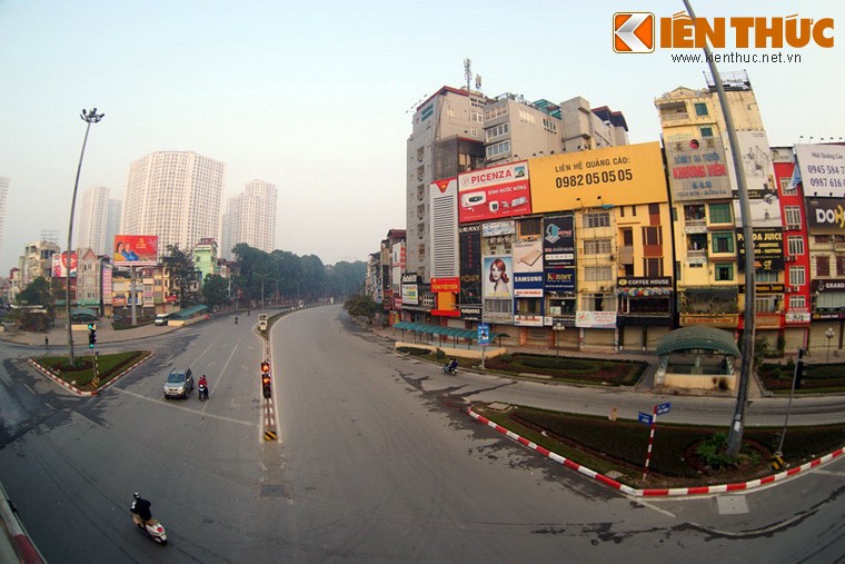 Ha Noi, TP HCM sang mung 1 Tet tinh lang den ky la-Hinh-3