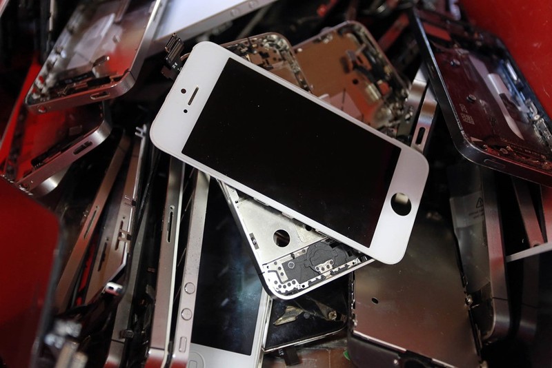 Nhung chiec dien thoai iPhone cu bi Apple “ket lieu” ra sao?
