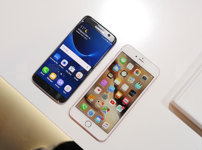 So sanh Galaxy S7 Edge vs iPhone 6s Plus: Cham tran nay lua-Hinh-4