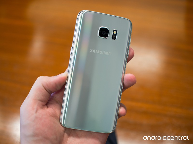 Soi 4 phien ban mau sac cua dien thoai Samsung Galaxy S7/S7 Edge-Hinh-11