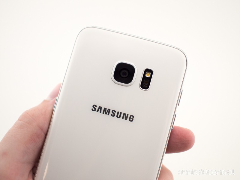 Soi 4 phien ban mau sac cua dien thoai Samsung Galaxy S7/S7 Edge-Hinh-12