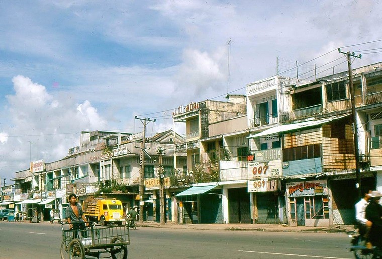 Sai Gon nam 1971  - 1973 trong anh cua Gene Whitme