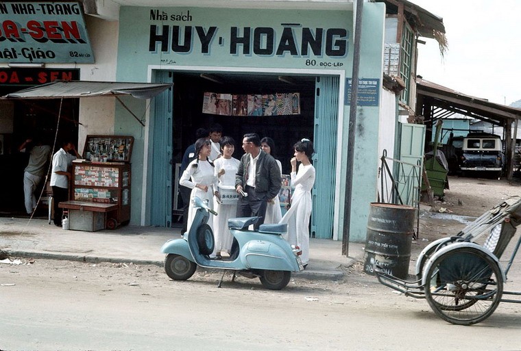 Ngam Nha Trang 1968 trong anh cua Clare Love-Hinh-2