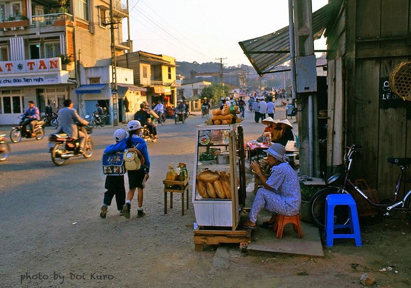 Da Lat nhung nam 1990 trong anh cua Doi Kuro (2)-Hinh-6