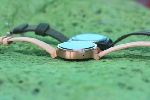 So sanh dong ho Samsung Gear S2 va Moto 360 chinh hang o VN-Hinh-11