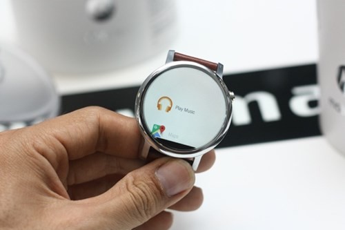 So sanh dong ho Samsung Gear S2 va Moto 360 chinh hang o VN-Hinh-14