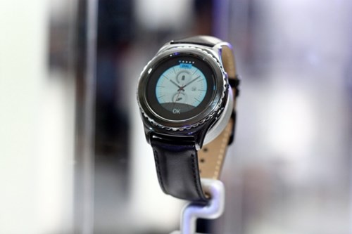 So sanh dong ho Samsung Gear S2 va Moto 360 chinh hang o VN-Hinh-18