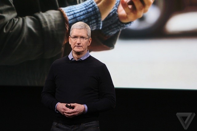 Phat ngon “hom hinh” cua Apple trong su kien ra mat iPhone SE