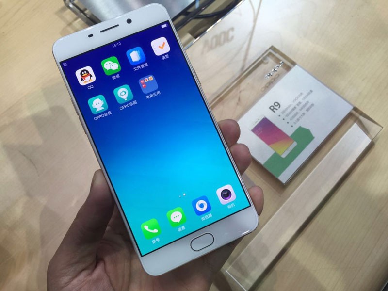 Can canh dien thoai Oppo R9: “Ban sao” cua iPhone 6s Plus-Hinh-11