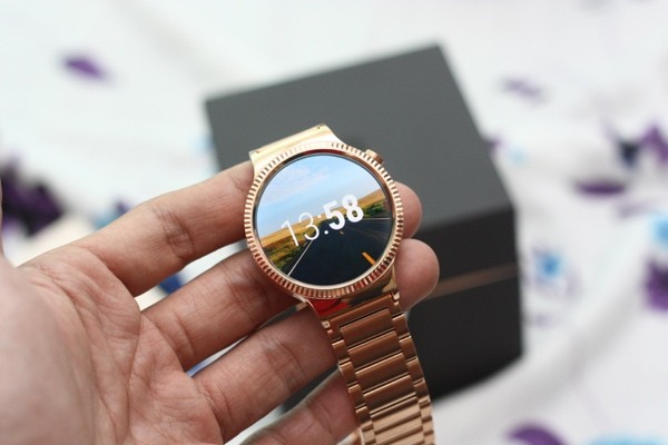 Mo hop dong ho Huawei Watch, gia 25 trieu dong tai Viet Nam-Hinh-12