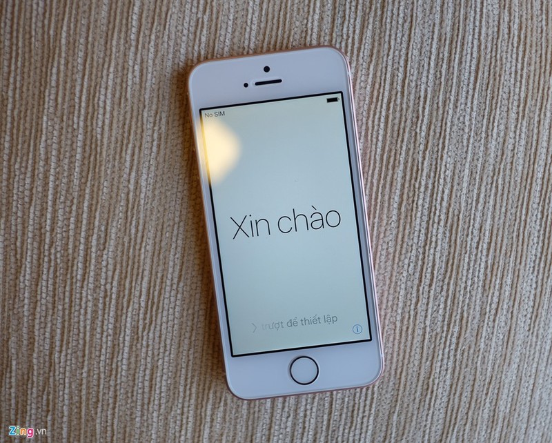 Dap hop dien thoai iPhone SE dau tien ve Viet Nam-Hinh-8