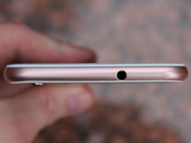 Soi smartphone giong het iPhone 6s Plus, gia re khong tuong-Hinh-11