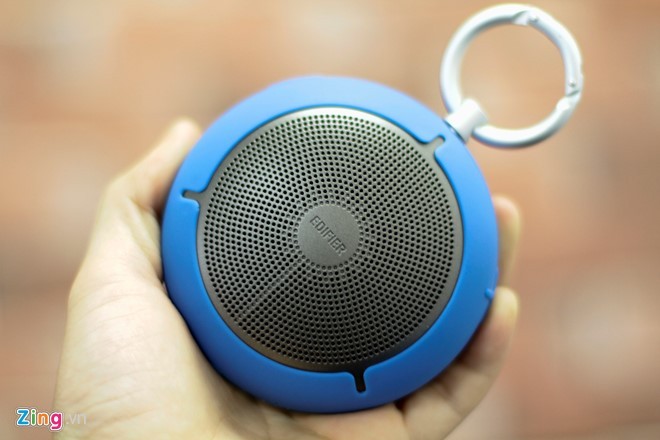 Mo hop loa Bluetooth hinh dong ho qua quyt tai Viet Nam-Hinh-13