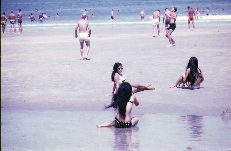 Anh doc ve nguoi dep bikini o Vung Tau nam 1967-Hinh-3
