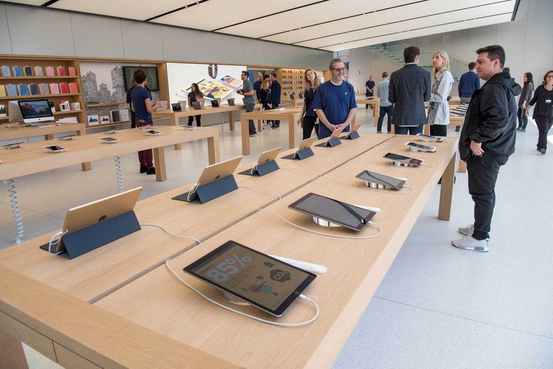 Ngam dien mao moi cua cua hang Apple Store sau 15 nam-Hinh-2