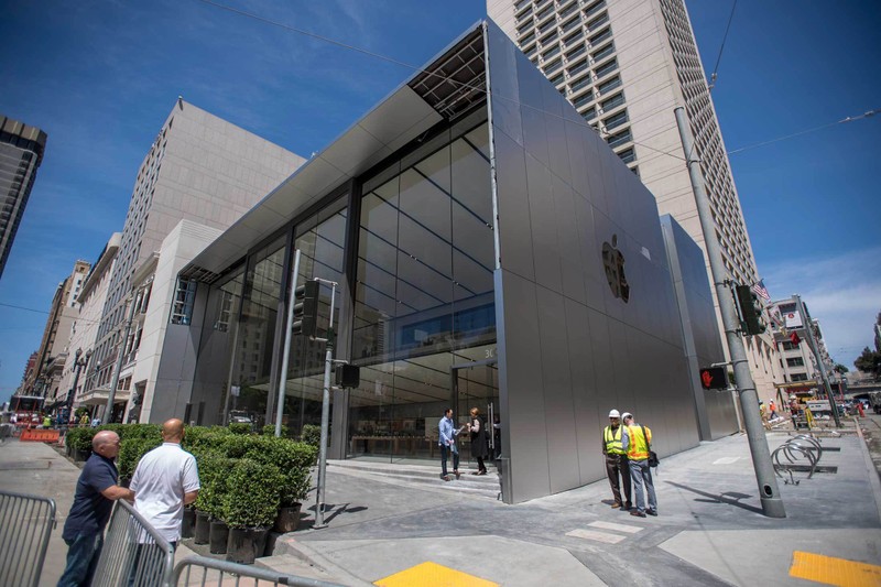 Ngam dien mao moi cua cua hang Apple Store sau 15 nam-Hinh-6