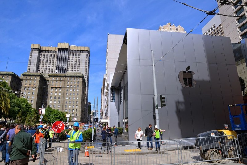 Ngam dien mao moi cua cua hang Apple Store sau 15 nam-Hinh-7