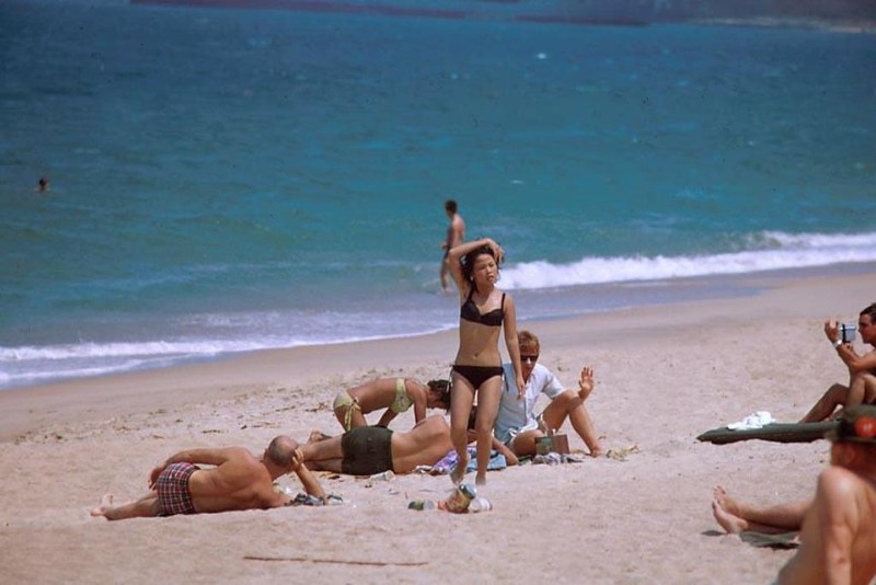 Anh doc ve nguoi dep bikini o Nha Trang nam 1968-Hinh-4