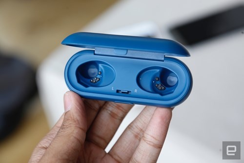 Soi ti mi tai nghe the thao Samsung Gear IconX vua ra mat-Hinh-5