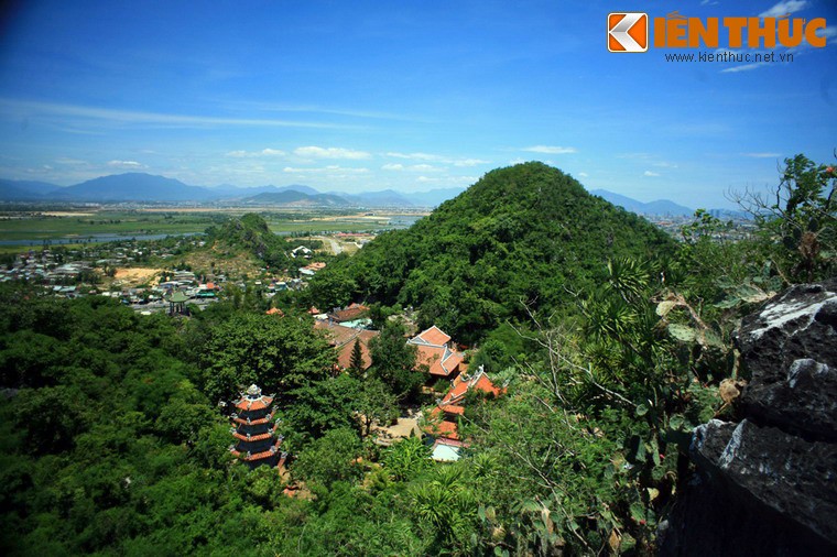 Kham pha ngoi chua co nhat Da Nang