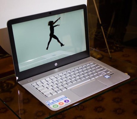 Danh gia HP Envy 13: Laptop nhom nguyen khoi, sieu mong va nhe-Hinh-2