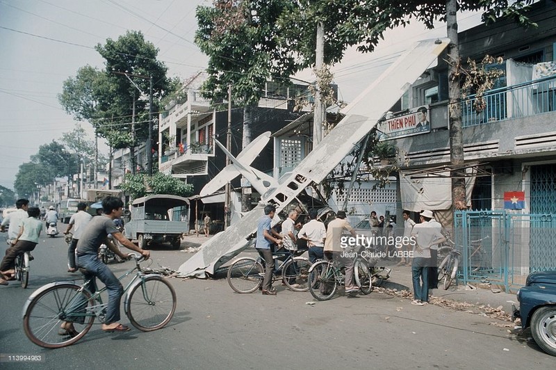 Anh doc vu may bay roi giua trung tam Sai Gon nam 1975-Hinh-3