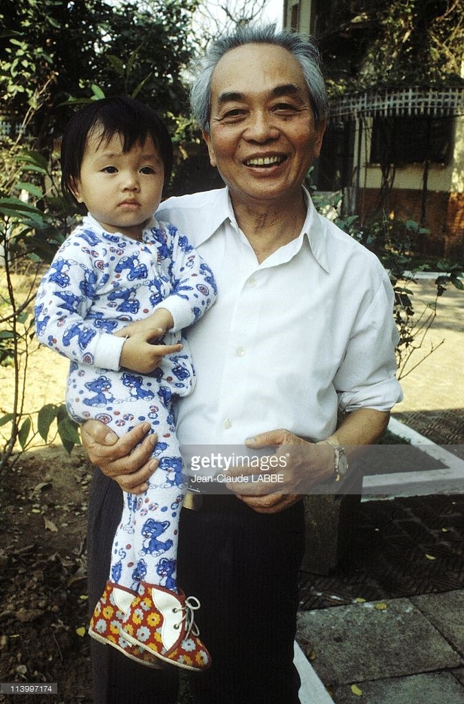 Bo anh cam dong ve Dai tuong Vo Nguyen Giap nam 1983-Hinh-3