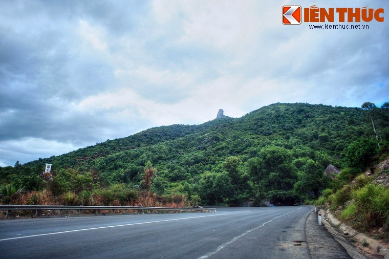 Kham pha nui Da Bia huyen thoai dat Phu Yen