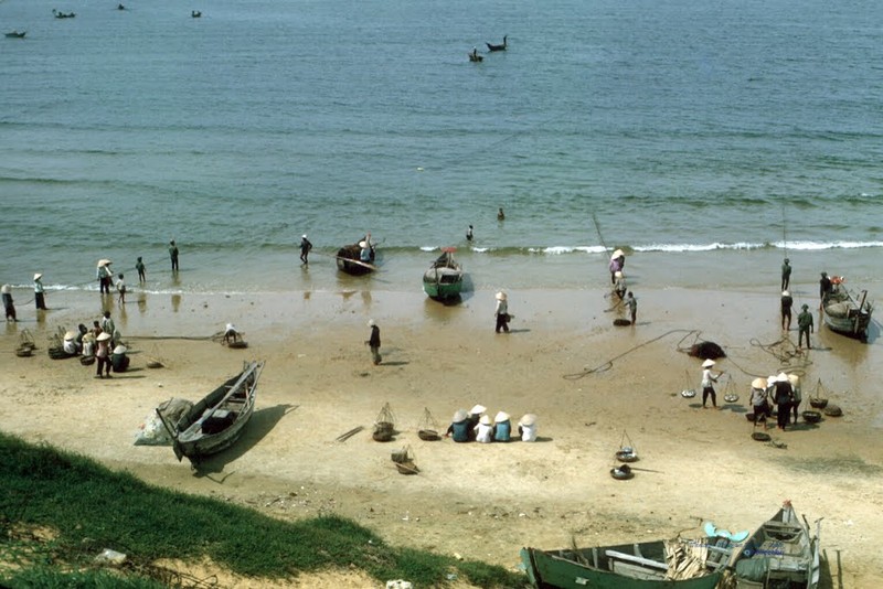 Loat anh an tuong ve Mui Ne nam 1971-Hinh-3