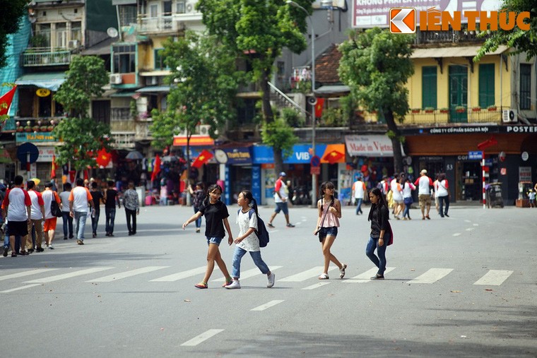 Ngam bo ho Guom cuc la trong ngay Quoc Khanh 2/9-Hinh-2