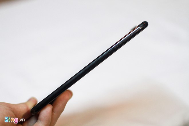 Anh iPhone 7 Plus Jet Black vua ve VN, gia 36 trieu dong-Hinh-5