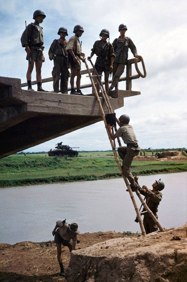 Anh mau vo cung hiem ve Viet Nam nam 1954-Hinh-2