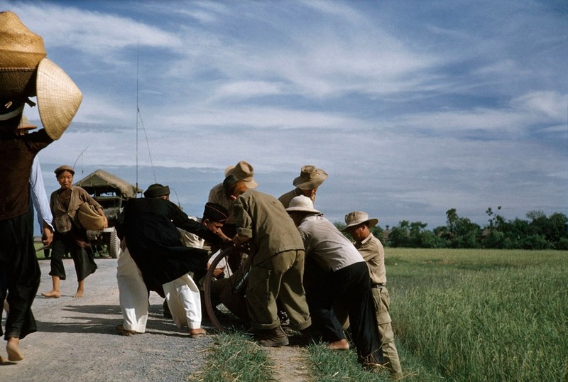 Anh mau vo cung hiem ve Viet Nam nam 1954-Hinh-9