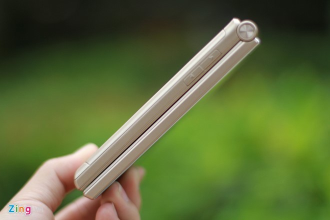 Can canh smartphone Nhat co 2 man hinh, nap gap sap ban tai VN-Hinh-5