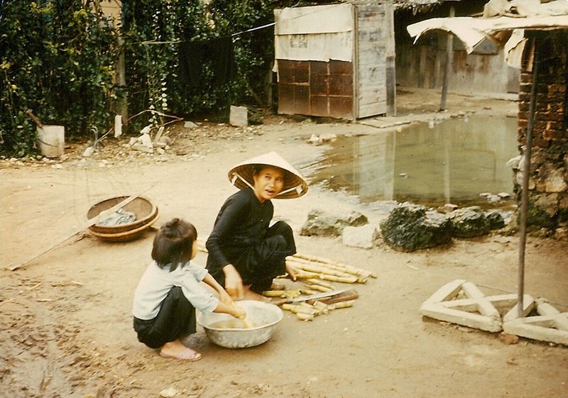 Nha Trang nam 1966-1967 net cang trong anh cuu binh My-Hinh-11