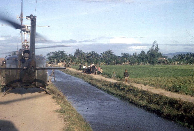 Chien tranh Viet Nam trong loat anh cua Phillip Kemp (1)-Hinh-9