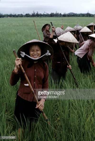 Phu nu Viet thoi chien qua anh phong vien quoc te (1)-Hinh-2