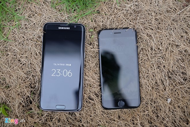 Xem phien ban mau den cua Galaxy S7 edge va iPhone 7 do dang