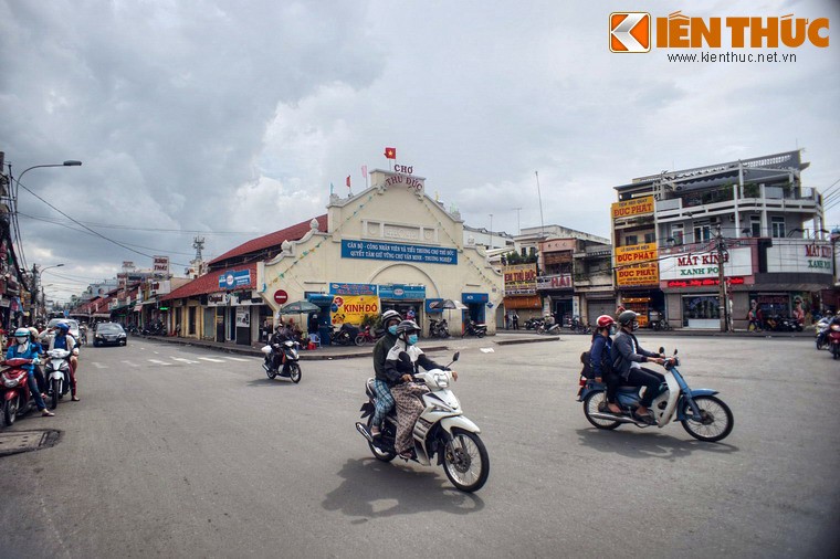 Kham pha ngoi cho co hoanh trang cua vung dat Thu Duc