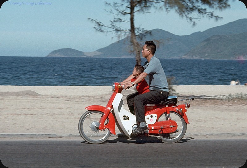 Bo anh cuc doc ve xe may o Nha Trang nam 1969-Hinh-10