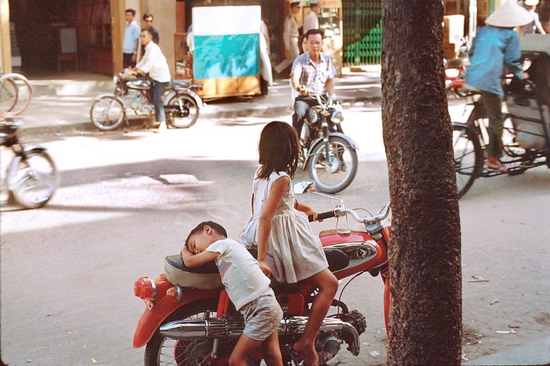Bo anh cuc doc ve xe may o Nha Trang nam 1969-Hinh-14