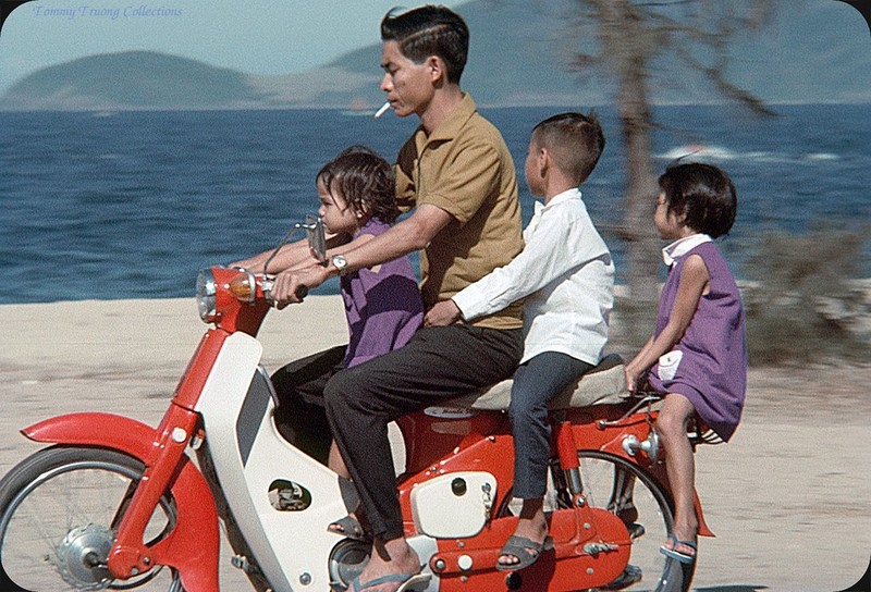 Bo anh cuc doc ve xe may o Nha Trang nam 1969-Hinh-7