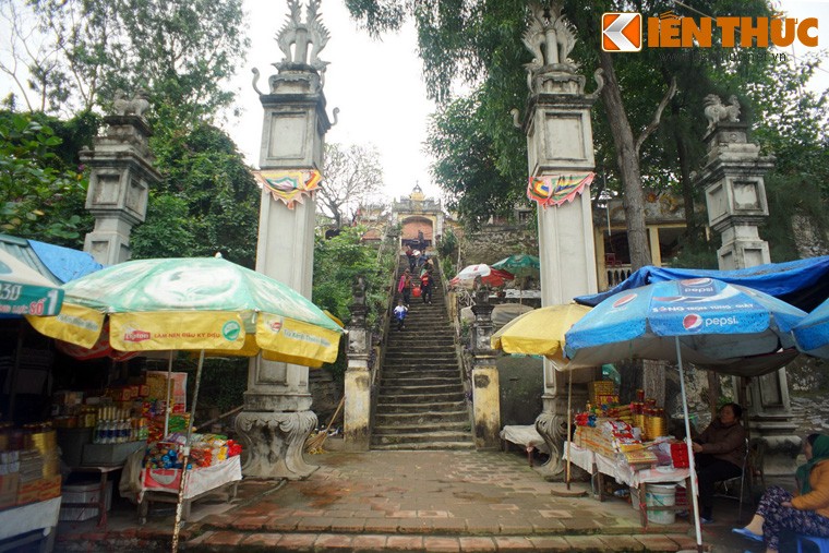 Nhung chuyen ky bi cua ngoi den co noi tieng nhat xu Thanh