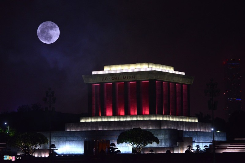 Man nhan voi hinh anh sieu trang the ky o Ha Noi, Sai Gon