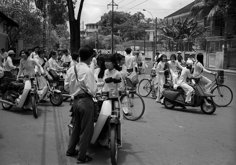 Bo anh tuyet voi ve Sai Gon thap nien 1990 (1)-Hinh-10