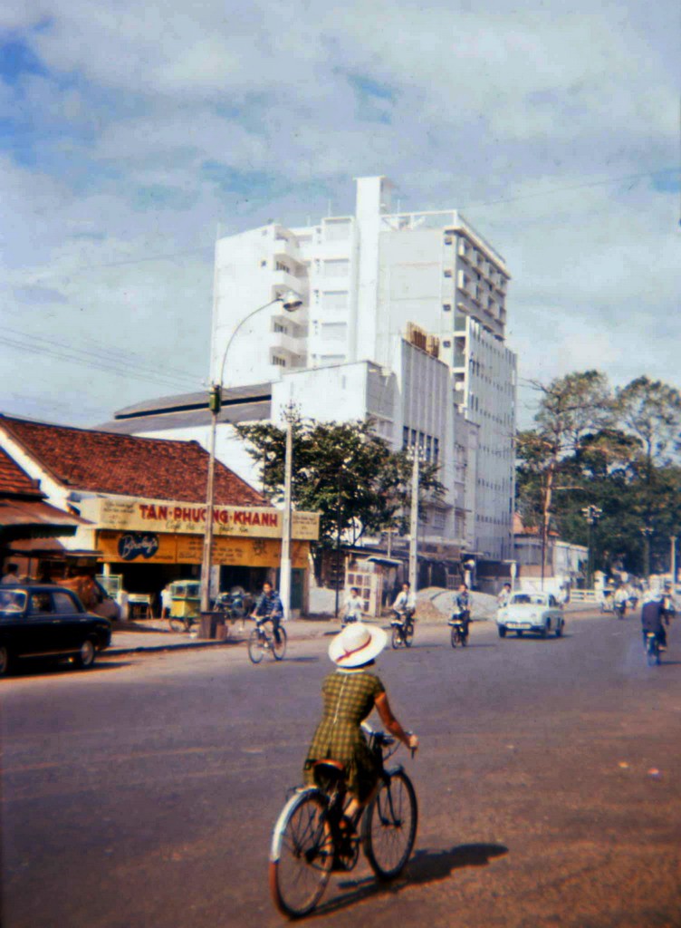 Loat anh cuc doc ve duong pho Sai Gon nam 1965 (2)-Hinh-15