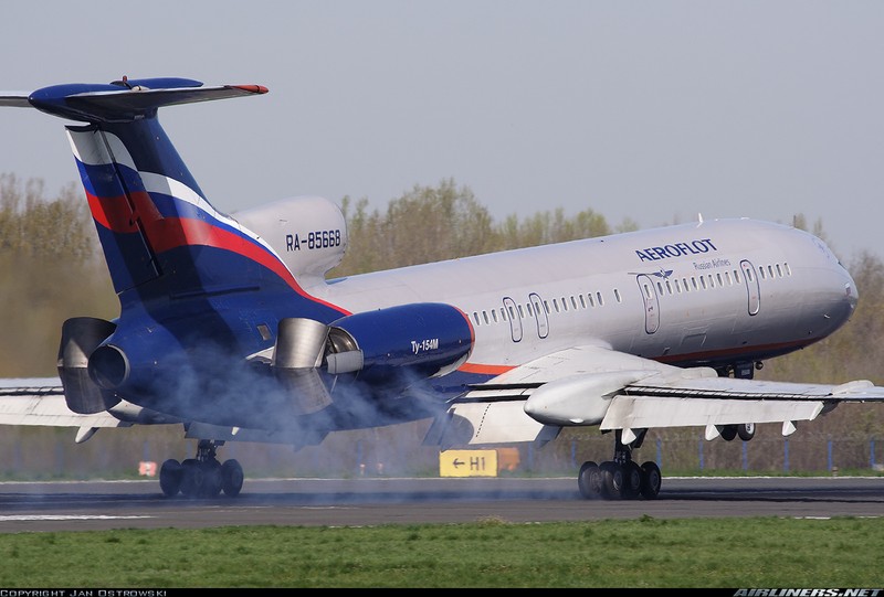 Qua khu hao hung cua dong may bay Tupolev Tu-154-Hinh-6