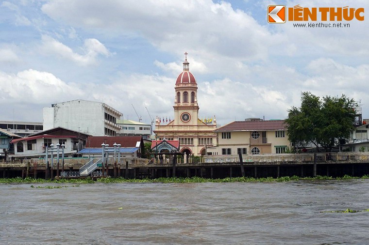 Nha tho kieu Bo Dao Nha cuc noi tieng cua Bangkok