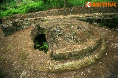 Toan canh cuoc tim kiem lang mo hoang de Quang Trung o Hue