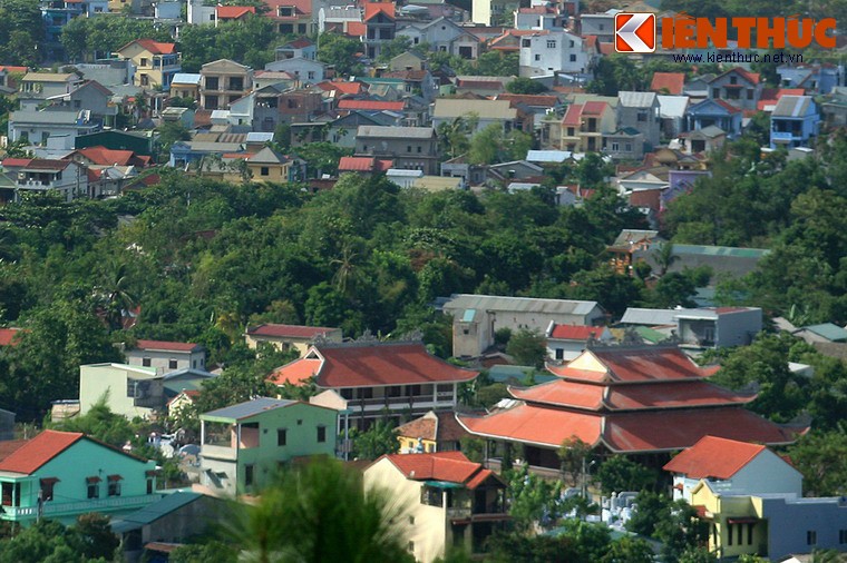 Lang ngam phong canh xu Hue tu dinh nui Ngu-Hinh-9